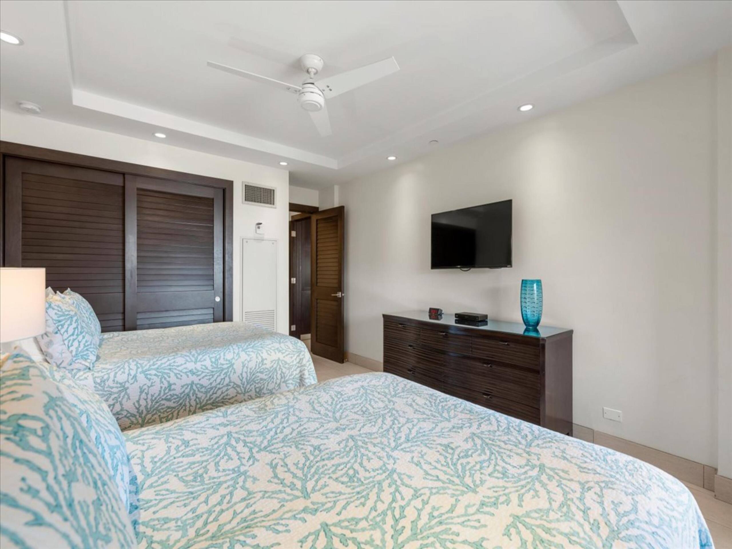 Condo in Lahaina · ★4.94 · 2 bedrooms · 3 beds · 2 baths - Image 28