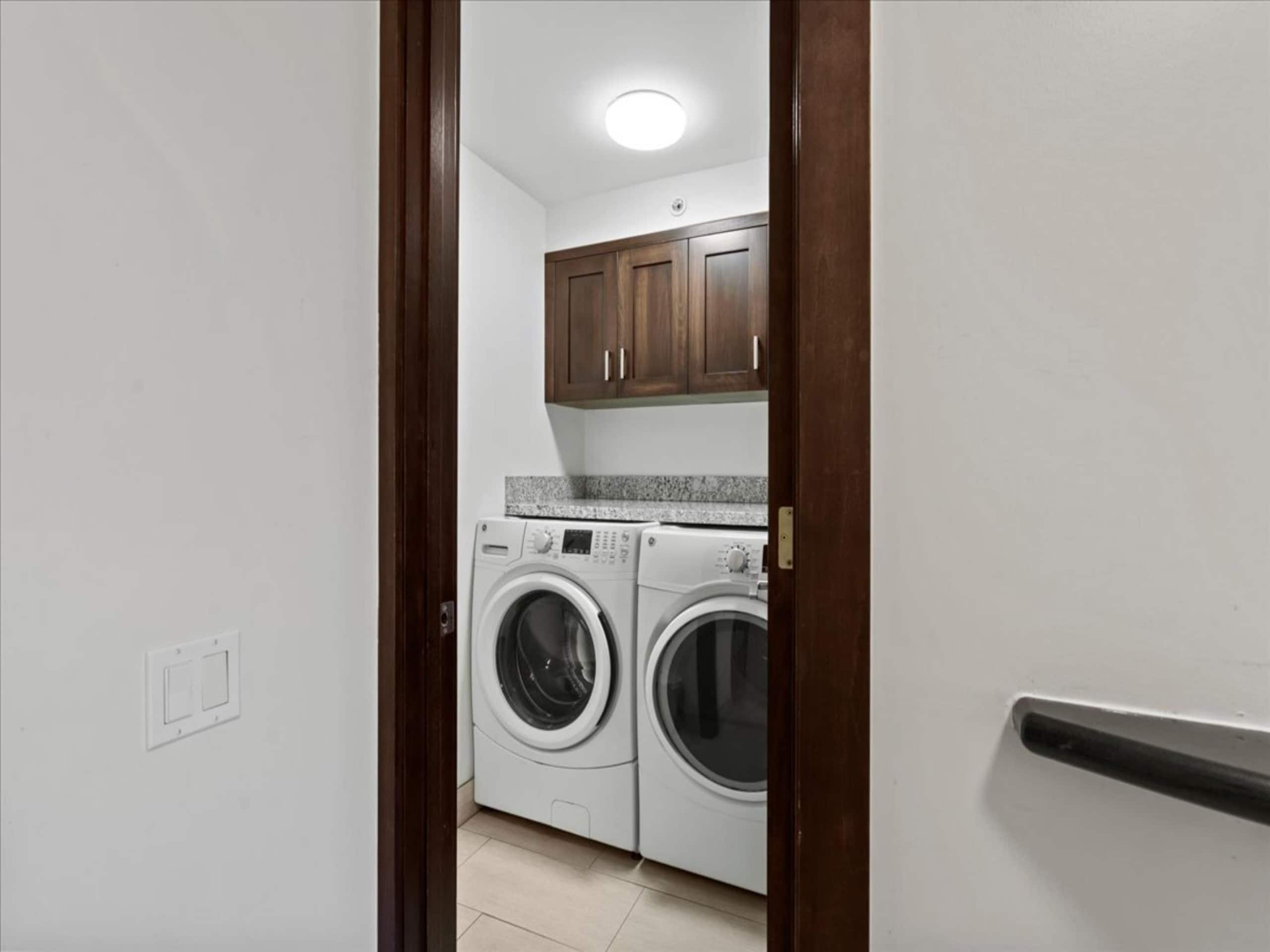 Condo in Lahaina · ★4.94 · 2 bedrooms · 3 beds · 2 baths - Image 31