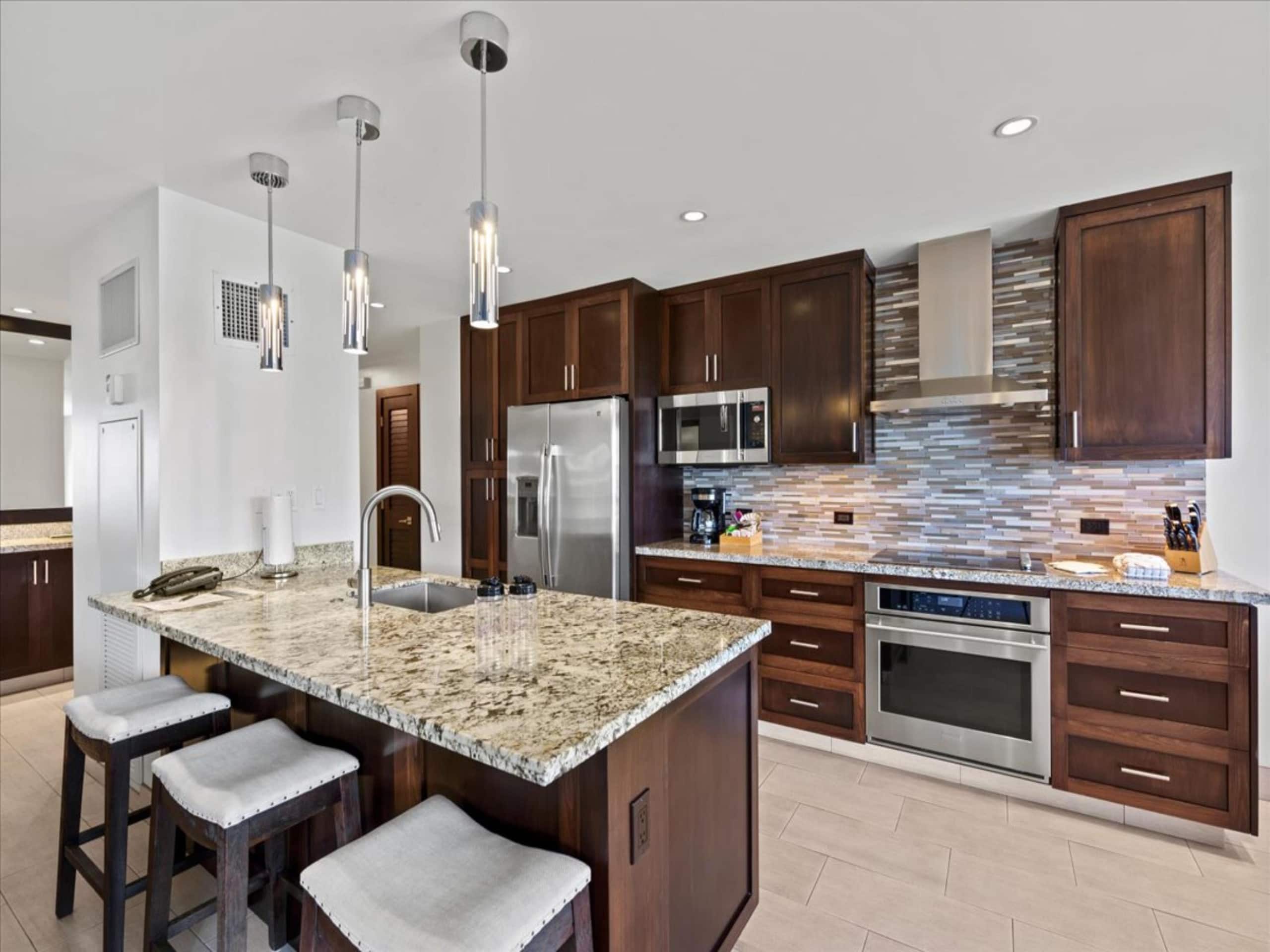 Condo in Lahaina · ★4.94 · 2 bedrooms · 3 beds · 2 baths - Image 5