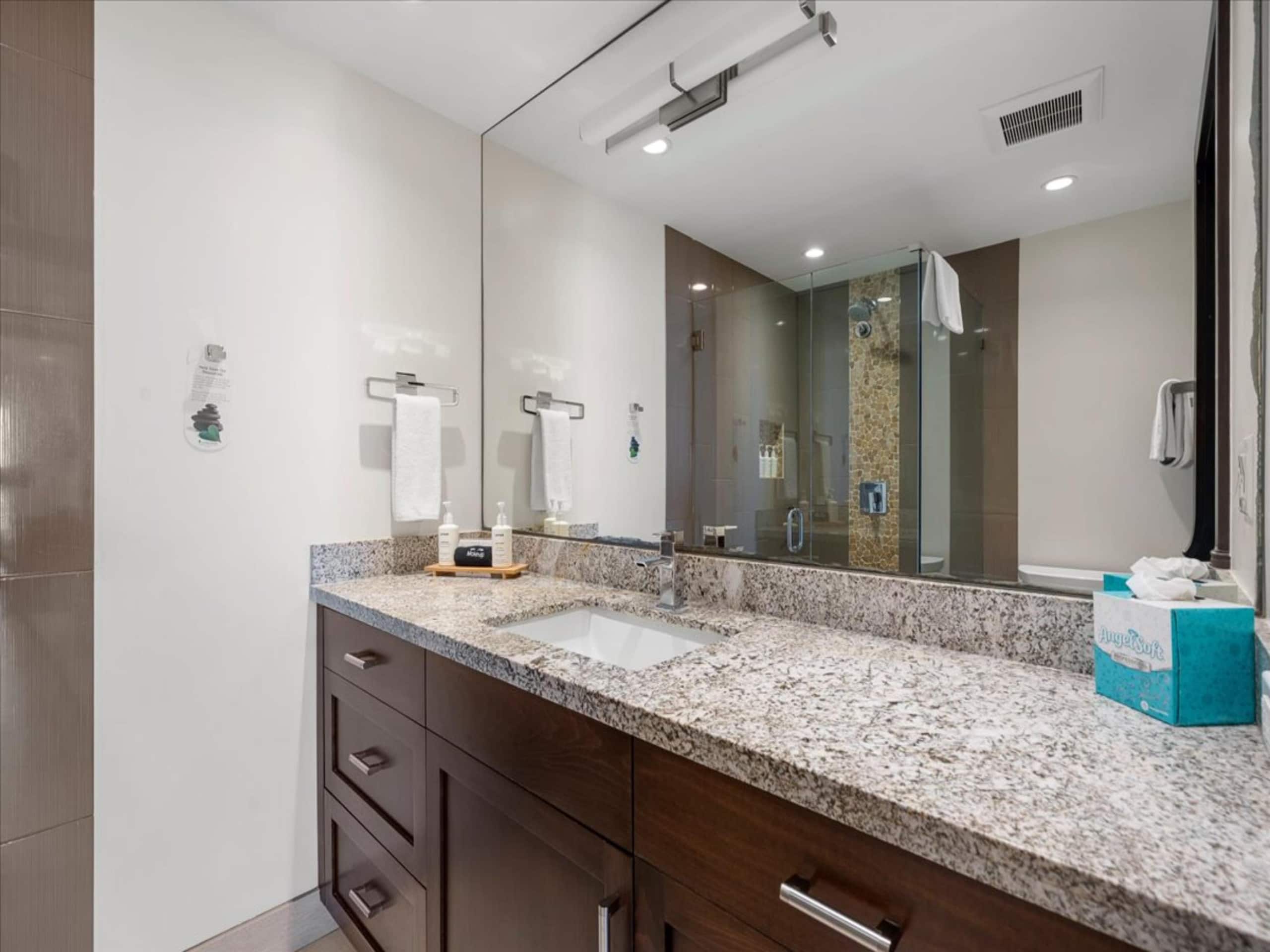 Condo in Lahaina · ★4.94 · 2 bedrooms · 3 beds · 2 baths - Image 22