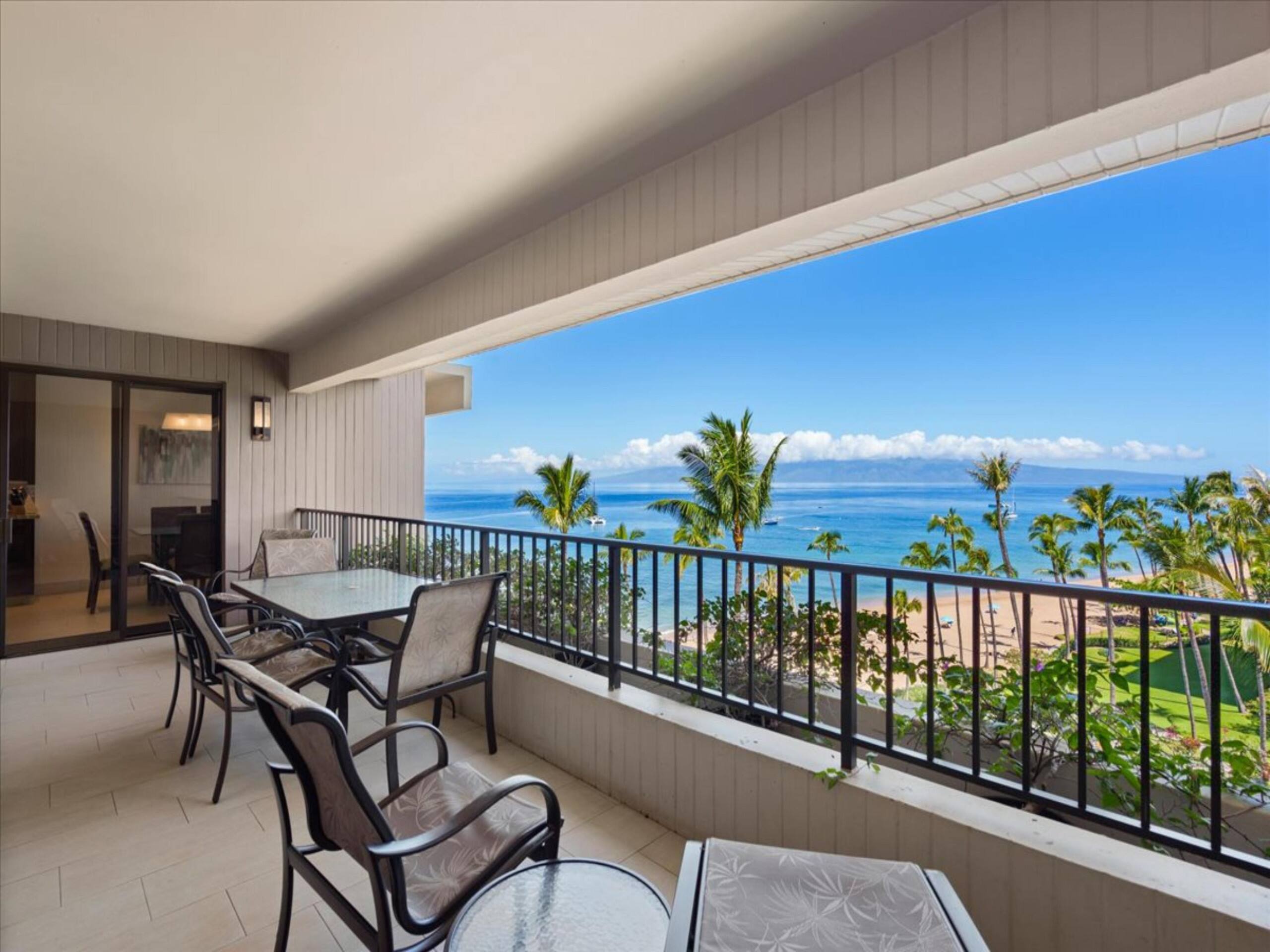 Condo in Lahaina · ★4.94 · 2 bedrooms · 3 beds · 2 baths - Image 1