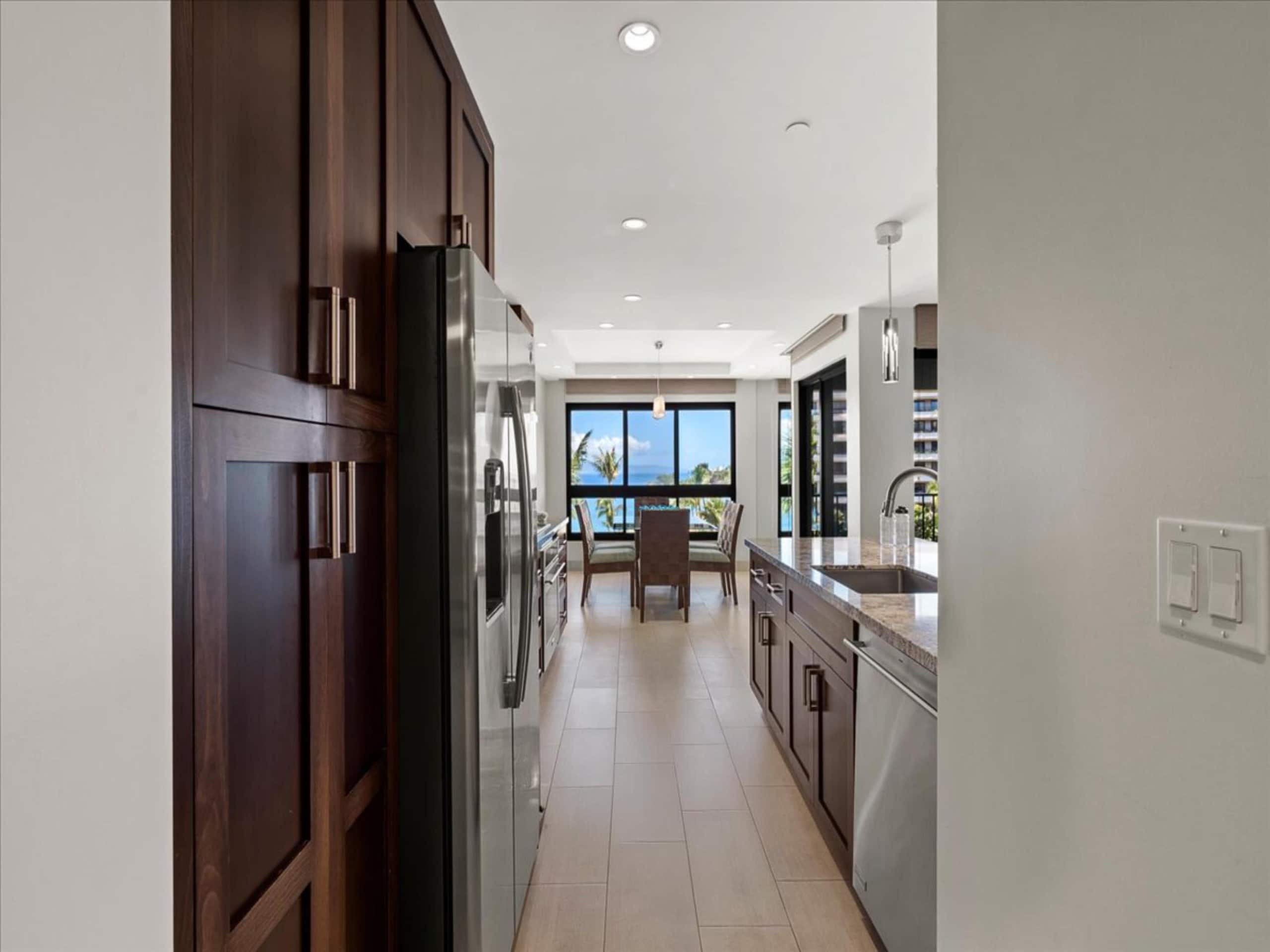 Condo in Lahaina · ★4.94 · 2 bedrooms · 3 beds · 2 baths - Image 10