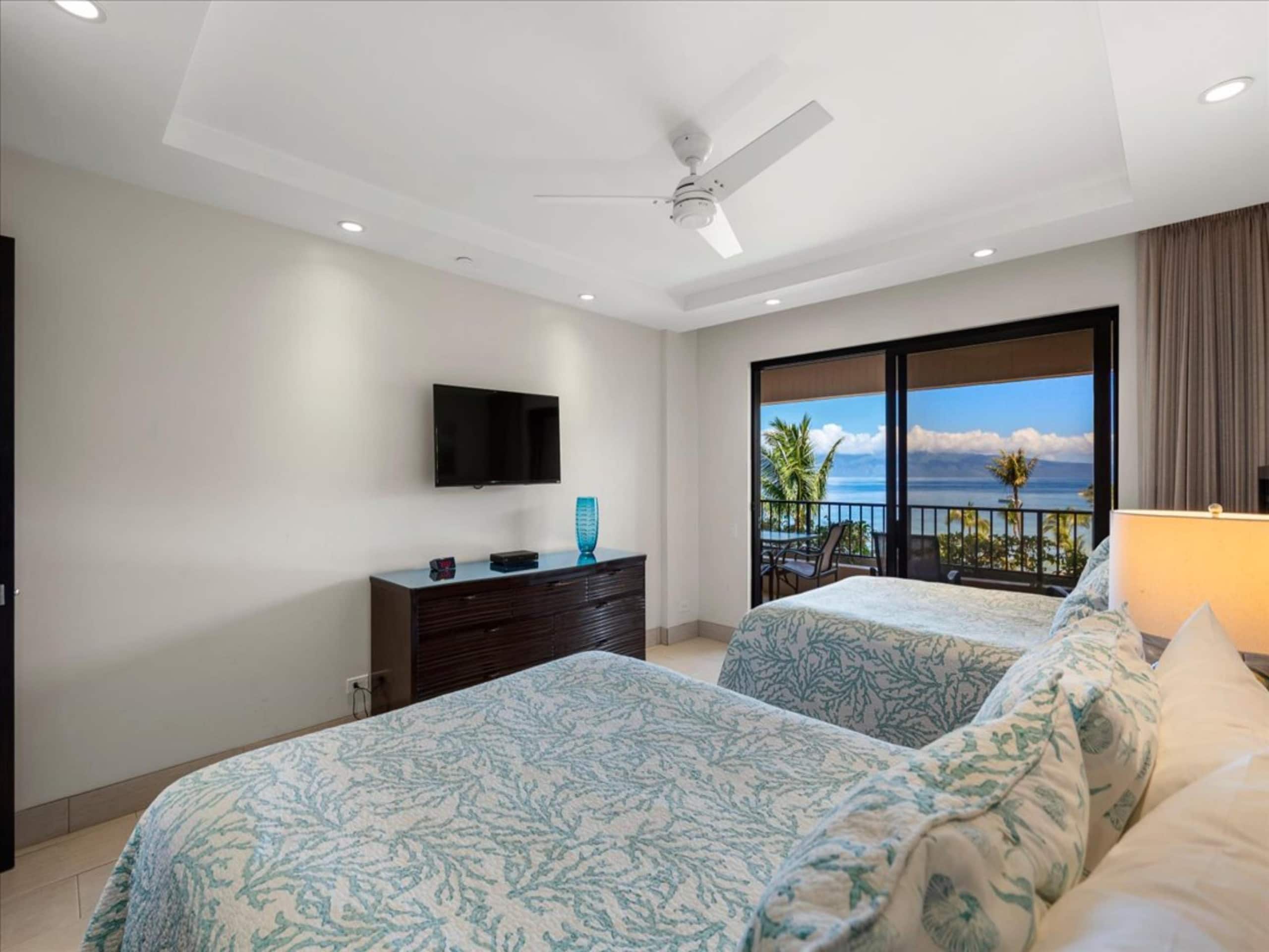 Condo in Lahaina · ★4.94 · 2 bedrooms · 3 beds · 2 baths - Image 26