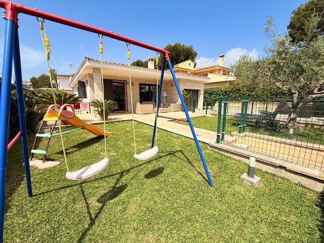 Chalet Aguilas cerca de la playa.