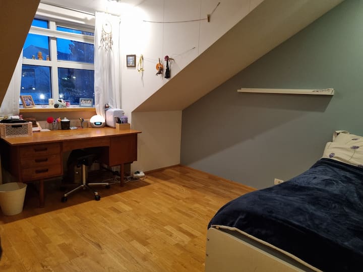 Spálňa 1 (na poschodí) je pre jednu alebo dve osoby