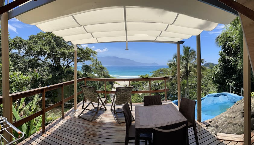 Entire home with 1 bedrooms in Angra Dos Reis - Chalé Ao Mirante - Praia do Aventureiro