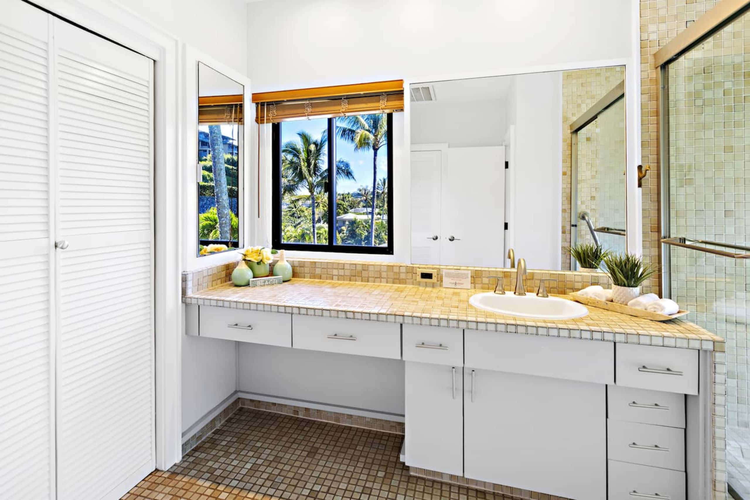 Villa in Lahaina · ★4.91 · 1 bedroom · 2 beds · 2 baths - Image 38