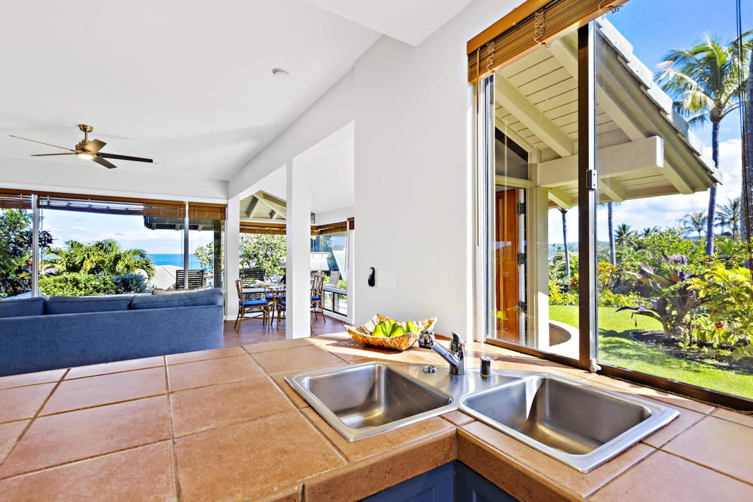 Villa in Lahaina · ★4.91 · 1 bedroom · 2 beds · 2 baths - Image 7