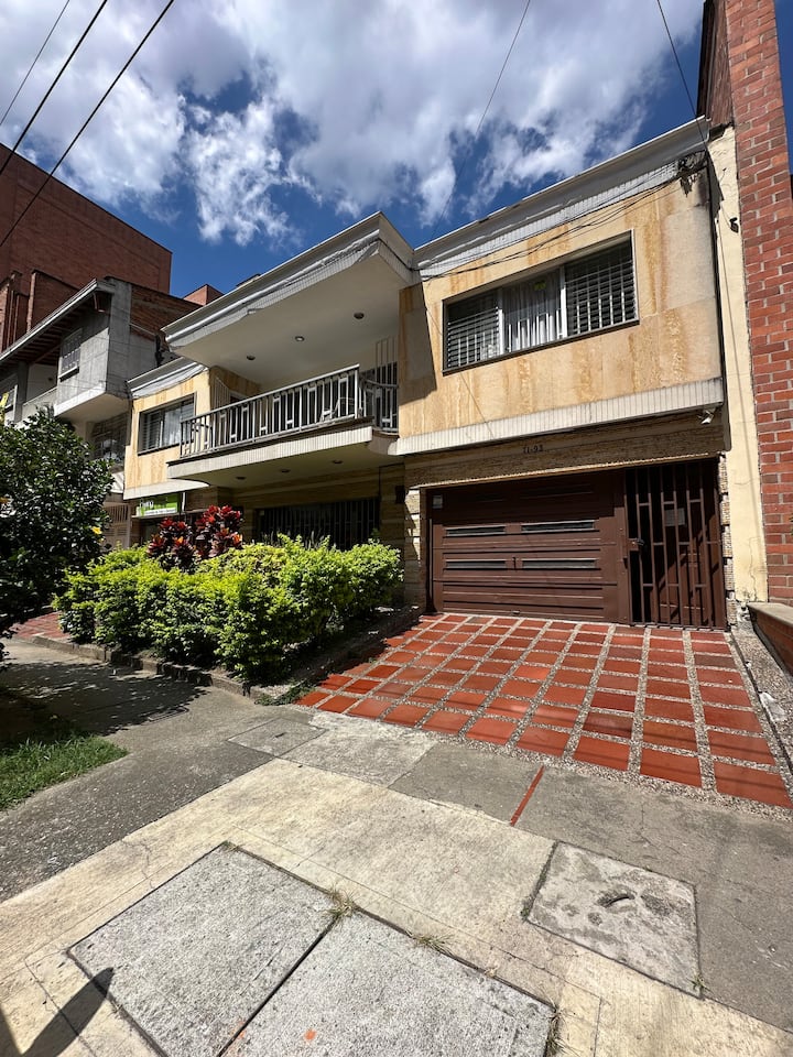 Casa Olimpo En Laureles - コロンビー メデジン