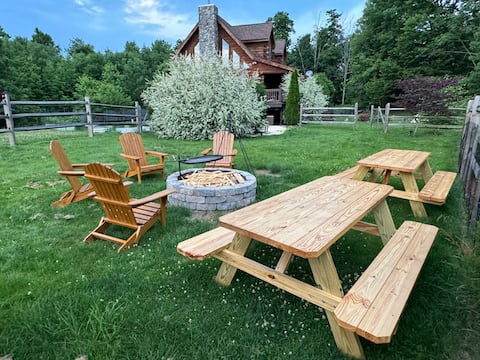 “Zakopane” Log House with Hot Tub - Clifford, PA