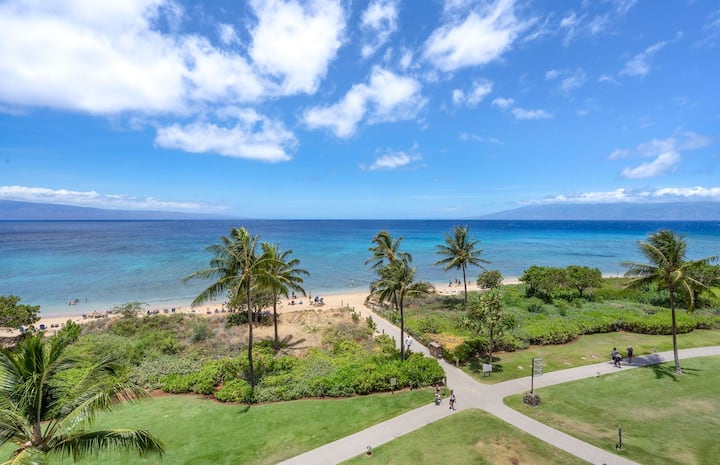 Iconic 8br Group Getaway With Three Private Suites - Maui