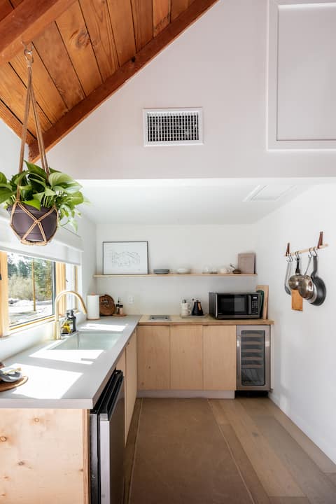 Top performing Airbnb: Nordic-Inspired Cabin | Airstream Retreat in Running Springs