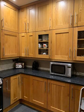 Baker Street 3 bedroom and 3 bathroom apartment gallery image 4