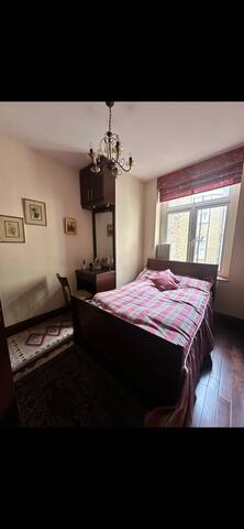 Baker Street 3 bedroom and 3 bathroom apartment gallery image 3