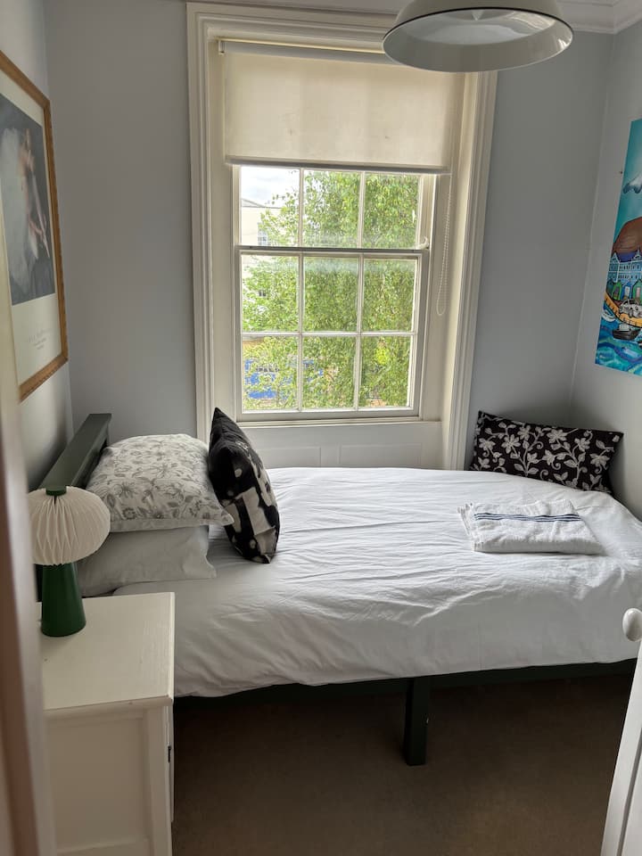 საძინებელი 4