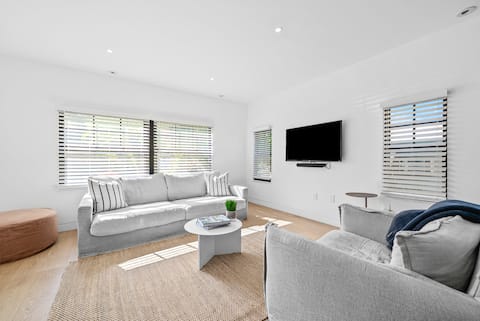 Successful Airbnb property: Flamingo Park Home • Heated Pool • Near Beach & DT in West Palm Beach