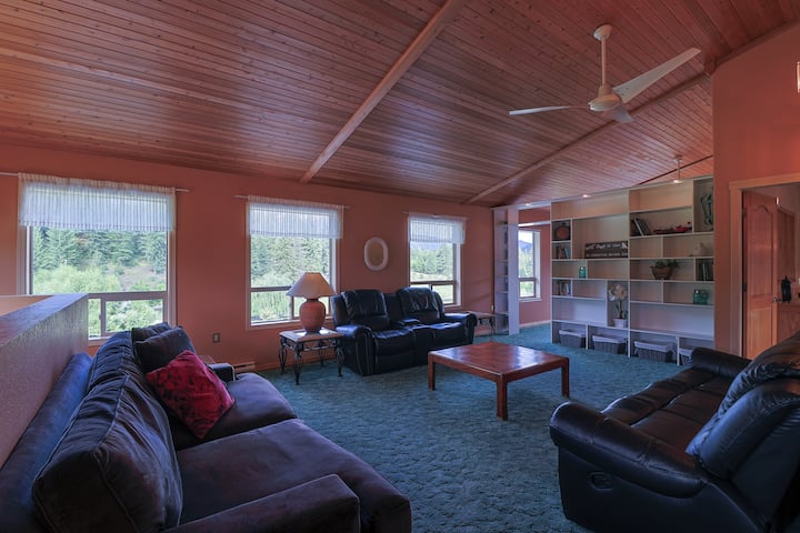 Relaxing Blue House In The Country. 8 Min To Lake. - Canada