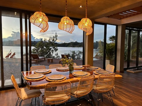 Private luxury Retreat Guatape,lake access