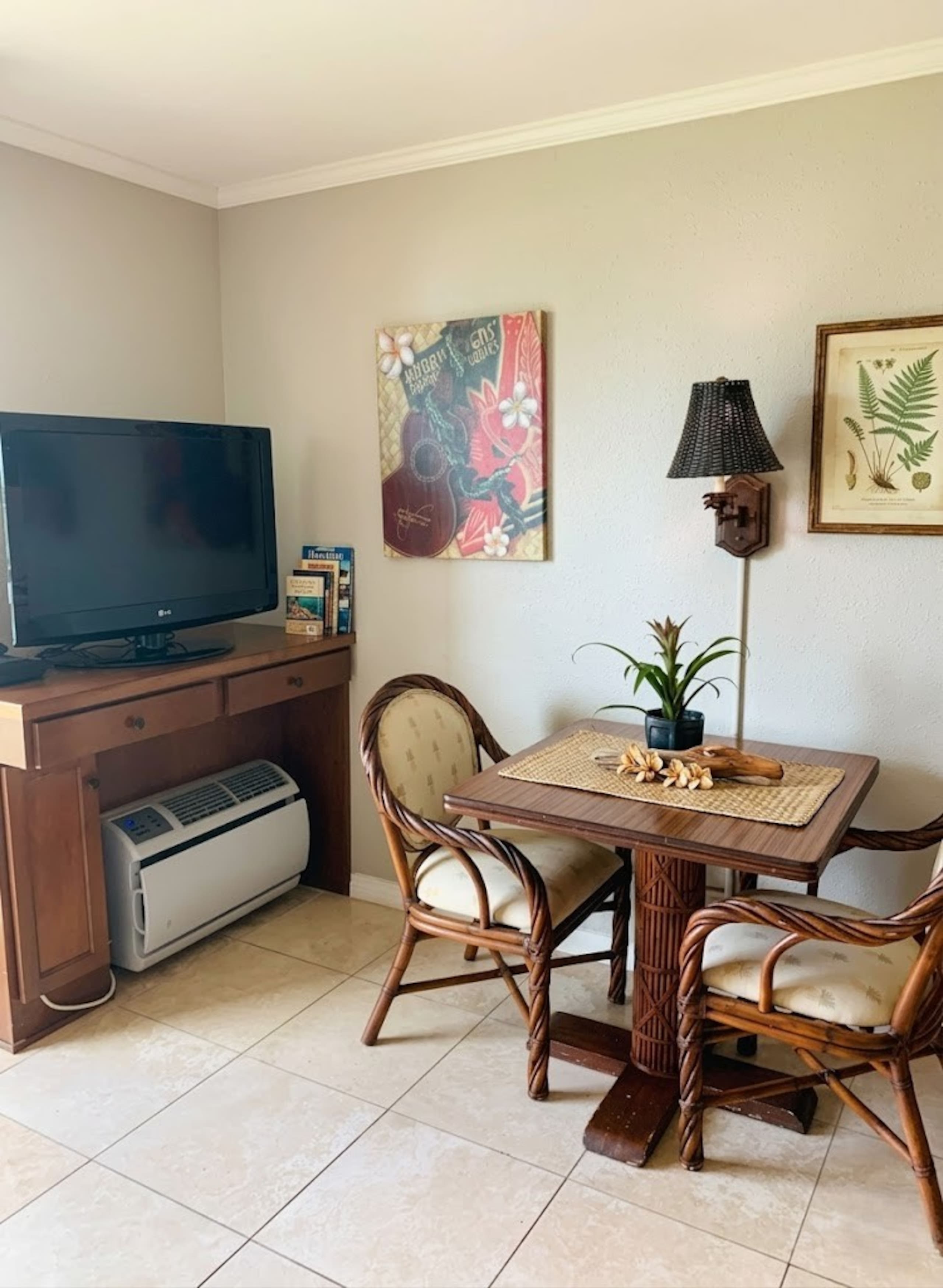 Waikiki Cozy and Spacious Studio with Balcony - Image 14