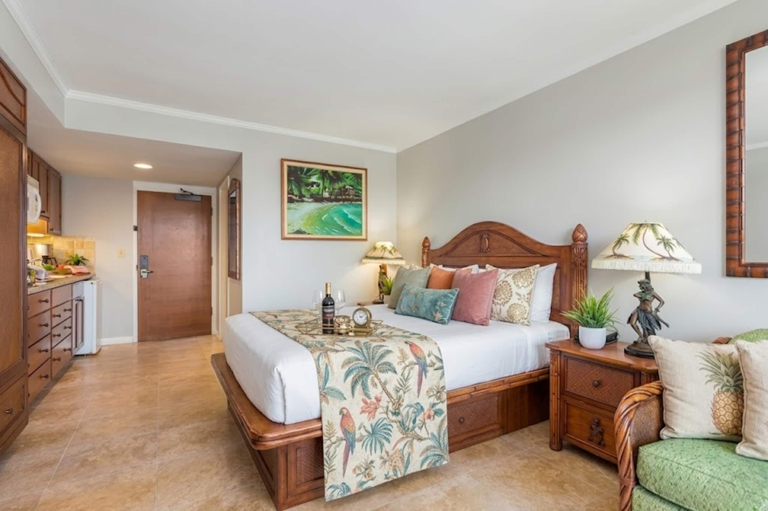 Waikiki Cozy and Spacious Studio with Balcony - Image 4