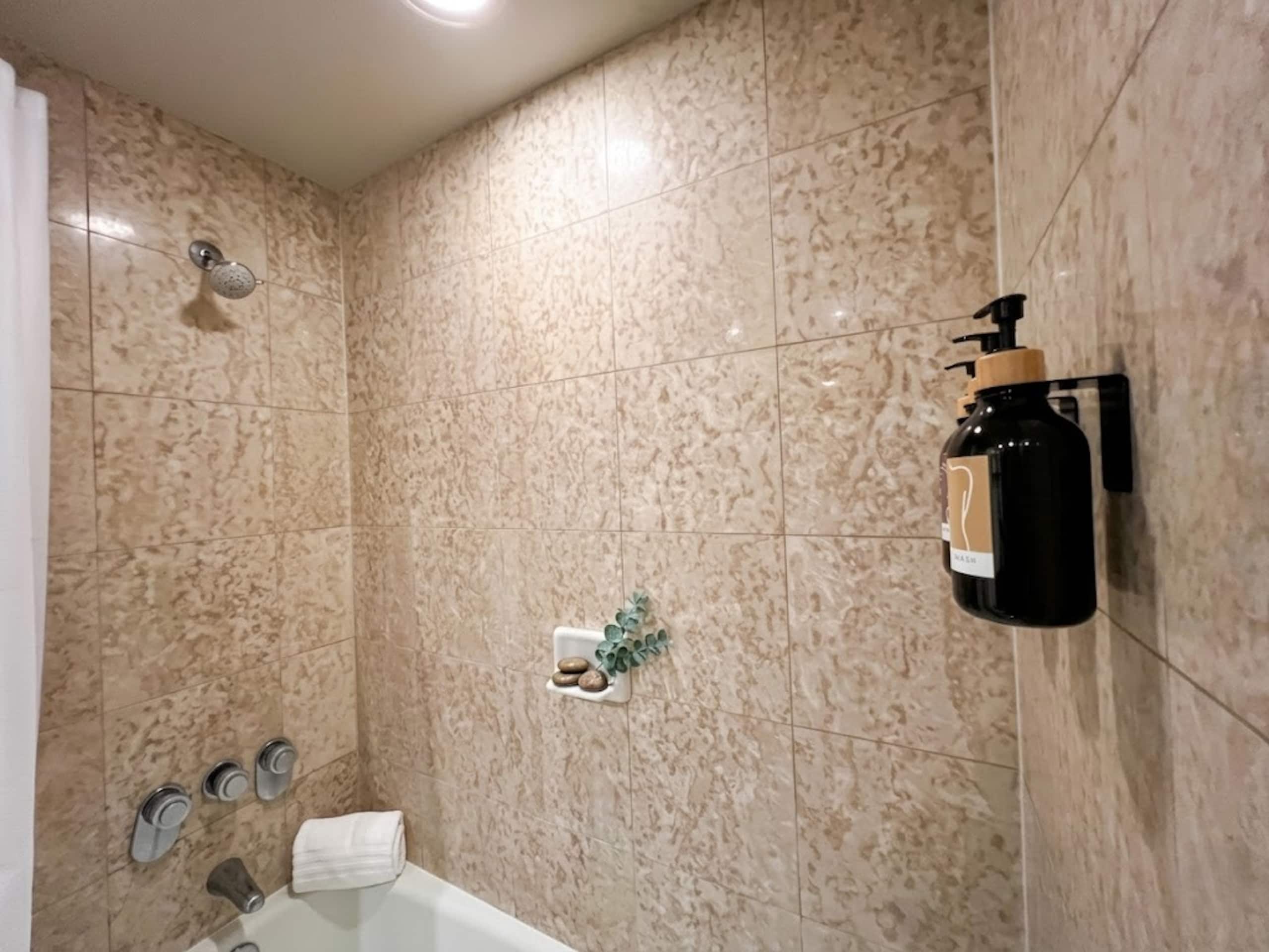 Waikiki Cozy and Spacious Studio with Balcony - Image 16