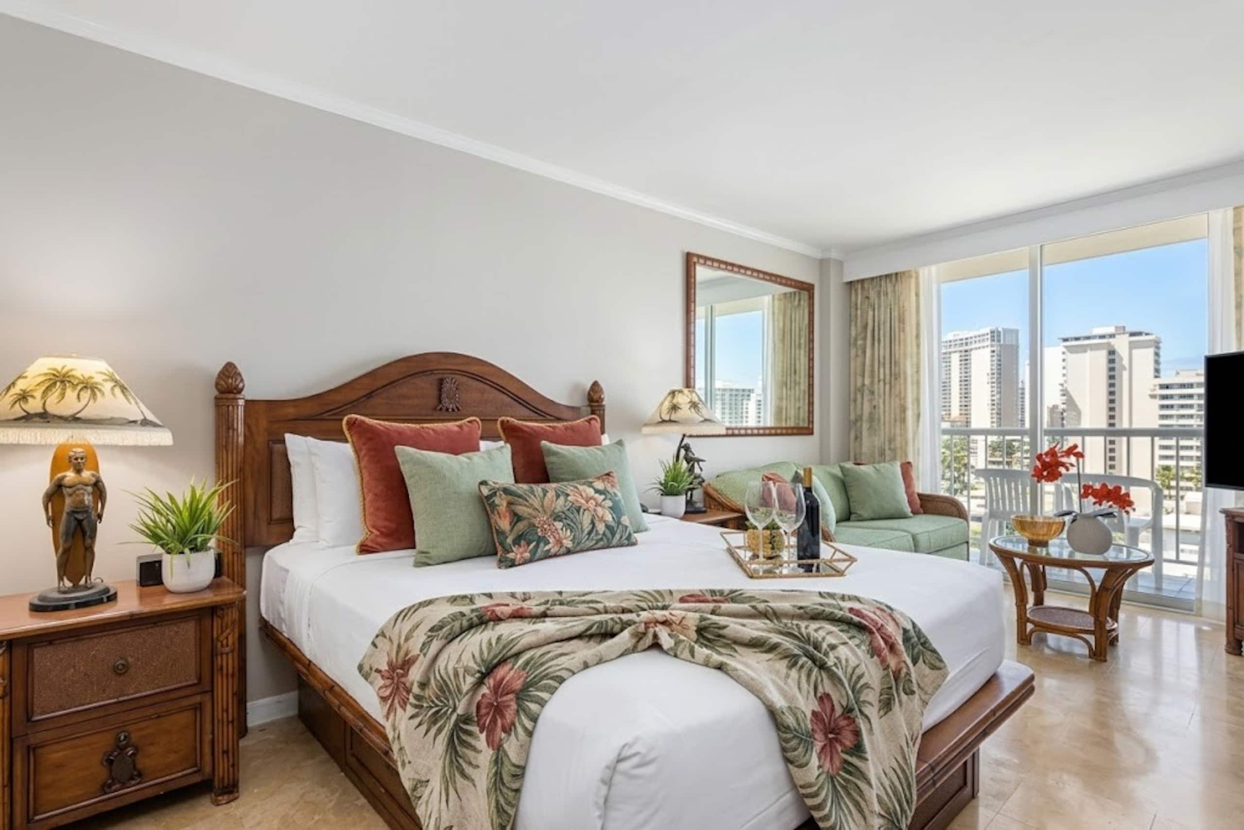 Waikiki Cozy and Spacious Studio with Balcony - Image 3
