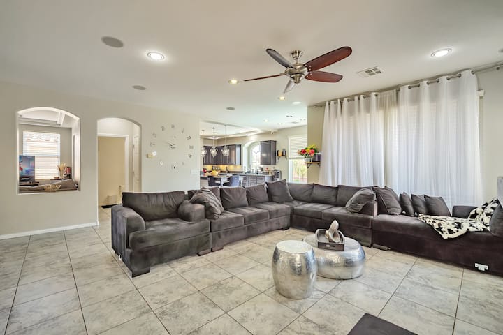 Dream Villa
2 Big Master Bedrooms!
Strip View! - Las Vegas, NV
