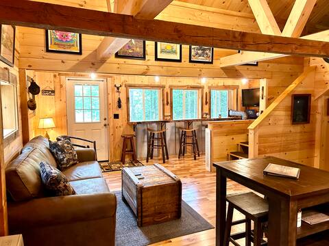 Private cabin on River! 20 min to Moosehead region
