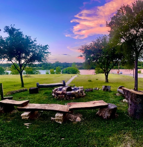 Pet-Friendly Lake House w/ Sunset Views & Kayaks