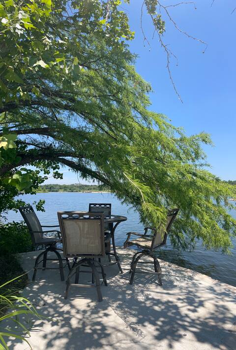 Hill Country Family-Friendly Lake House