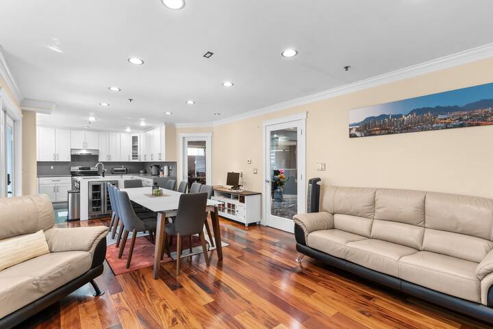 Traditional 3 levels house basement (not included) gallery image 5