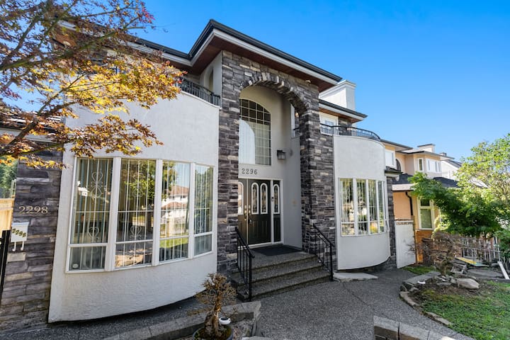 Traditional 3 levels house basement (not included)