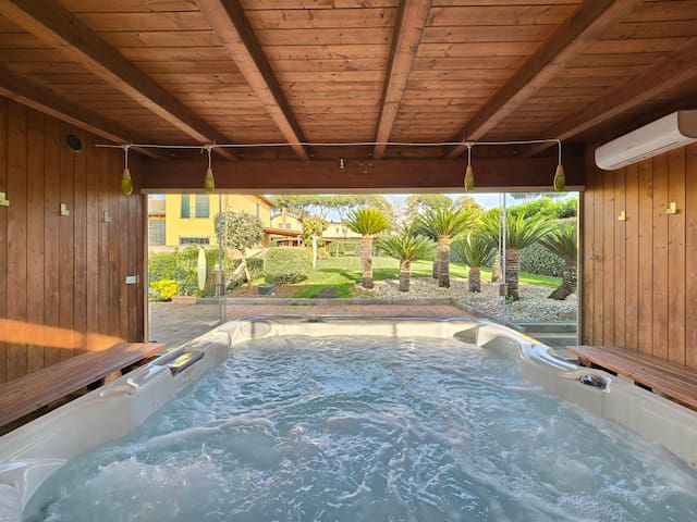 Panoramic Villa with private Jacuzzi & Parking