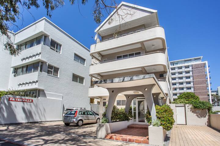A-Wave from it All! 2 Bed Sea Point • 6PV gallery image 3