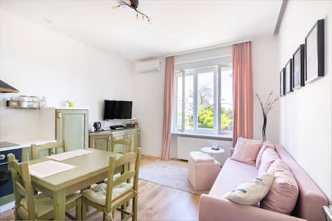 Top Airbnb: The Perfect Little Place+parking in Maksimir