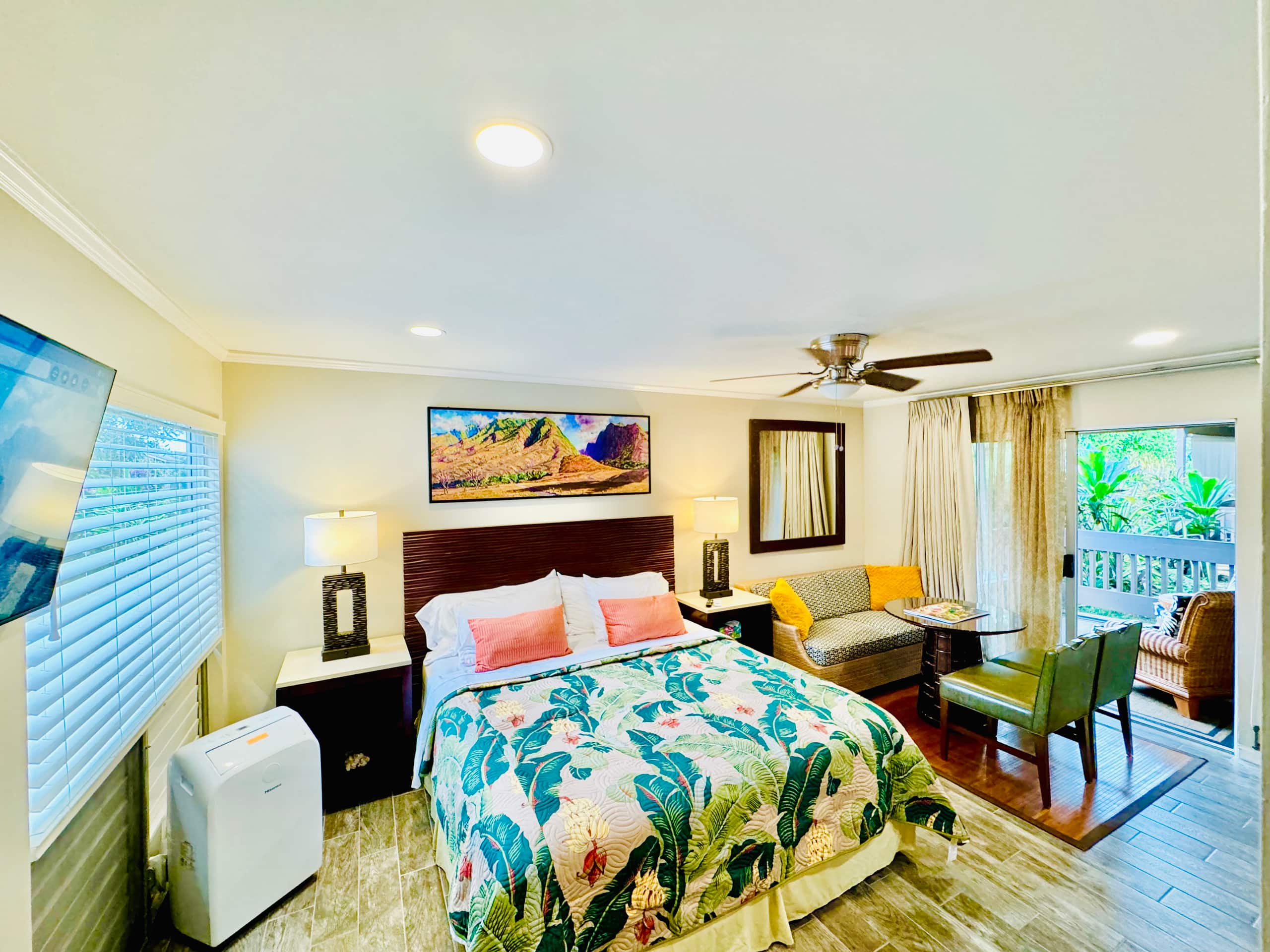 Tropical Paradise Studio unit with A/C & Washer/dr - Main photo