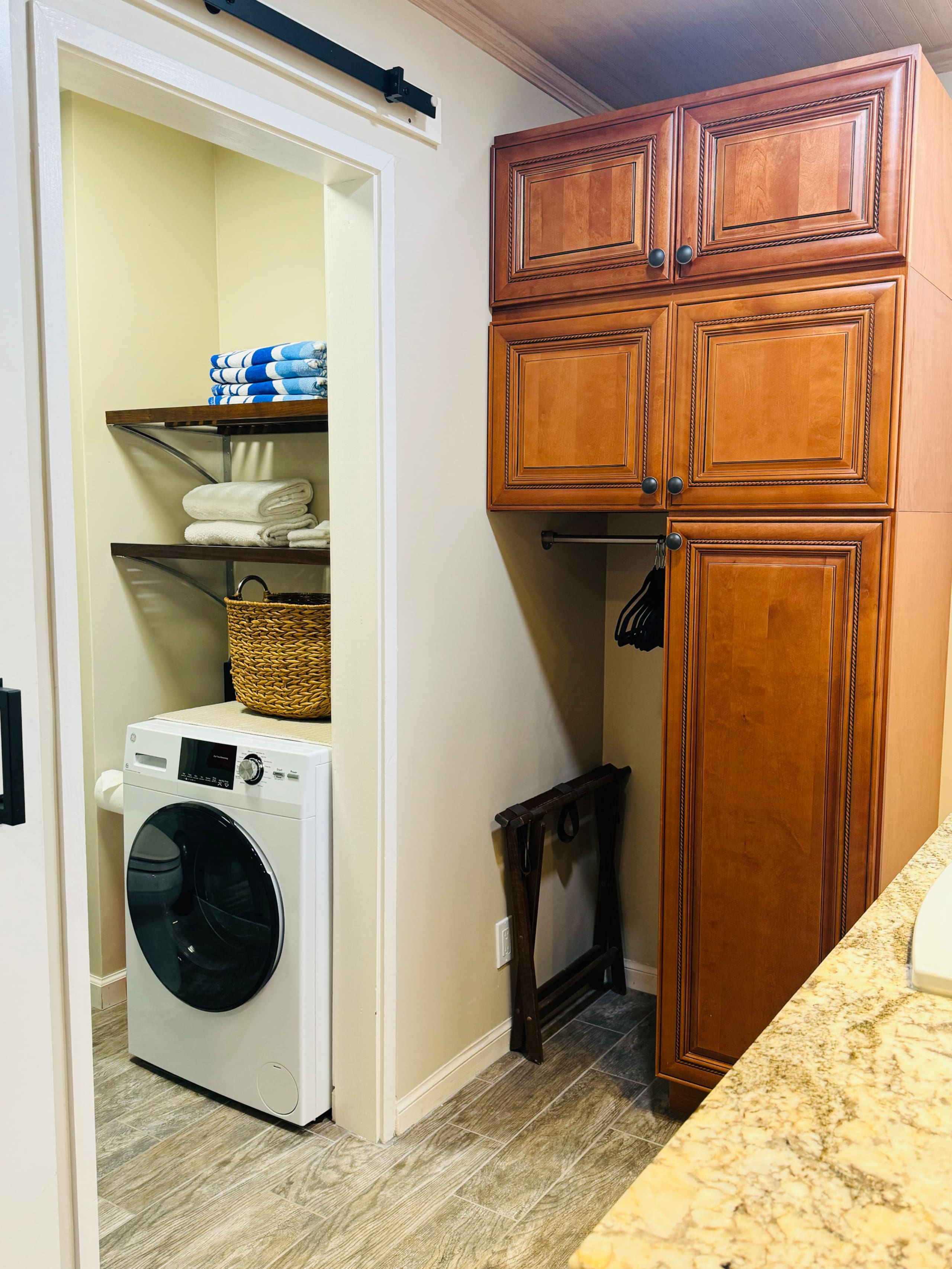 Tropical Paradise Studio unit with A/C & Washer/dr - Photo 7