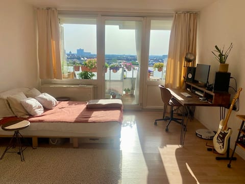 Top performing Airbnb: Bright Studio: Balcony & Great View-Theresienwiese in Schwanthalerhöhe