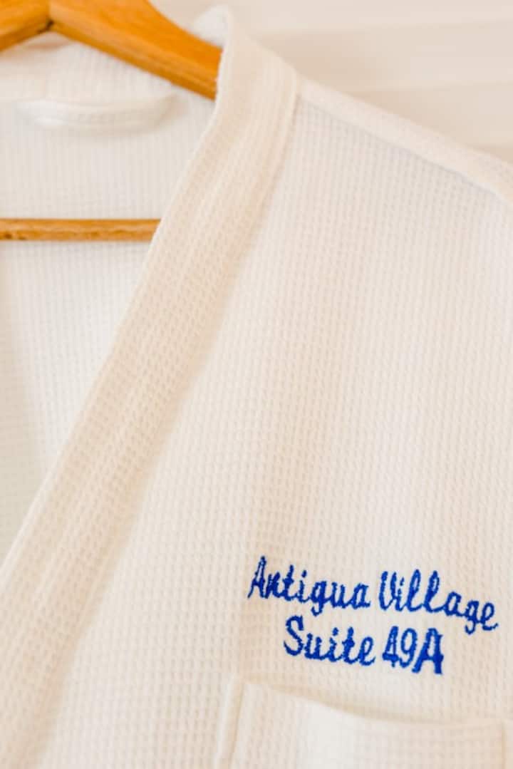 Welcome to instant serenity. Our Spa Bliss Robe is more than just a layer—it's a hug in fabric form.