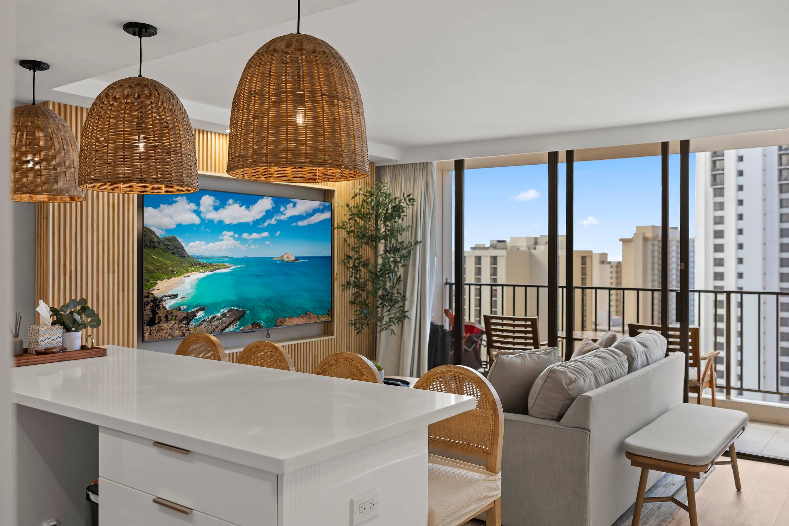 Condo in Honolulu · ★4.96 · 1 bedroom · 3 beds · 1 private bath - Image 12