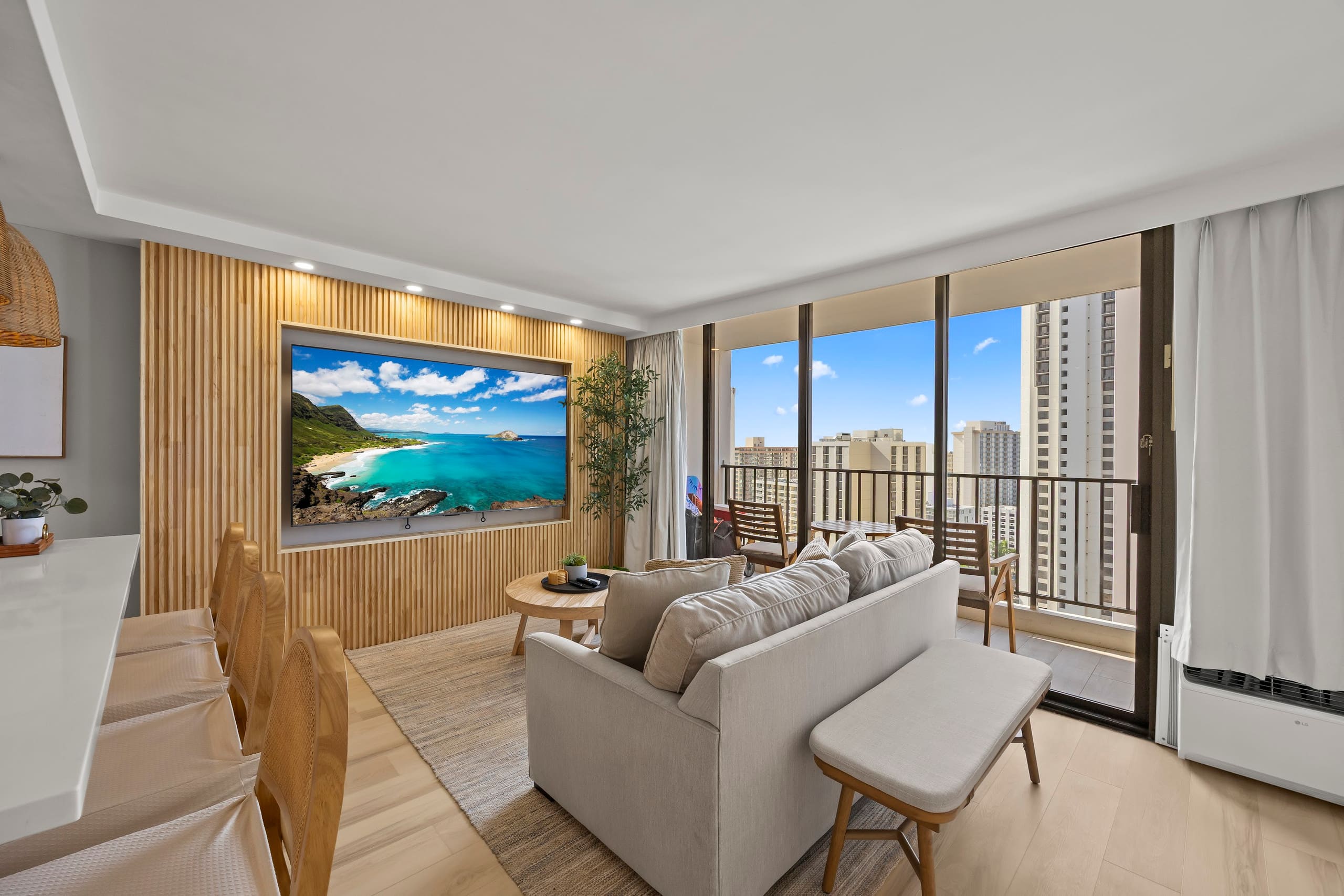 Condo in Honolulu · ★4.96 · 1 bedroom · 3 beds · 1 private bath - Image 1