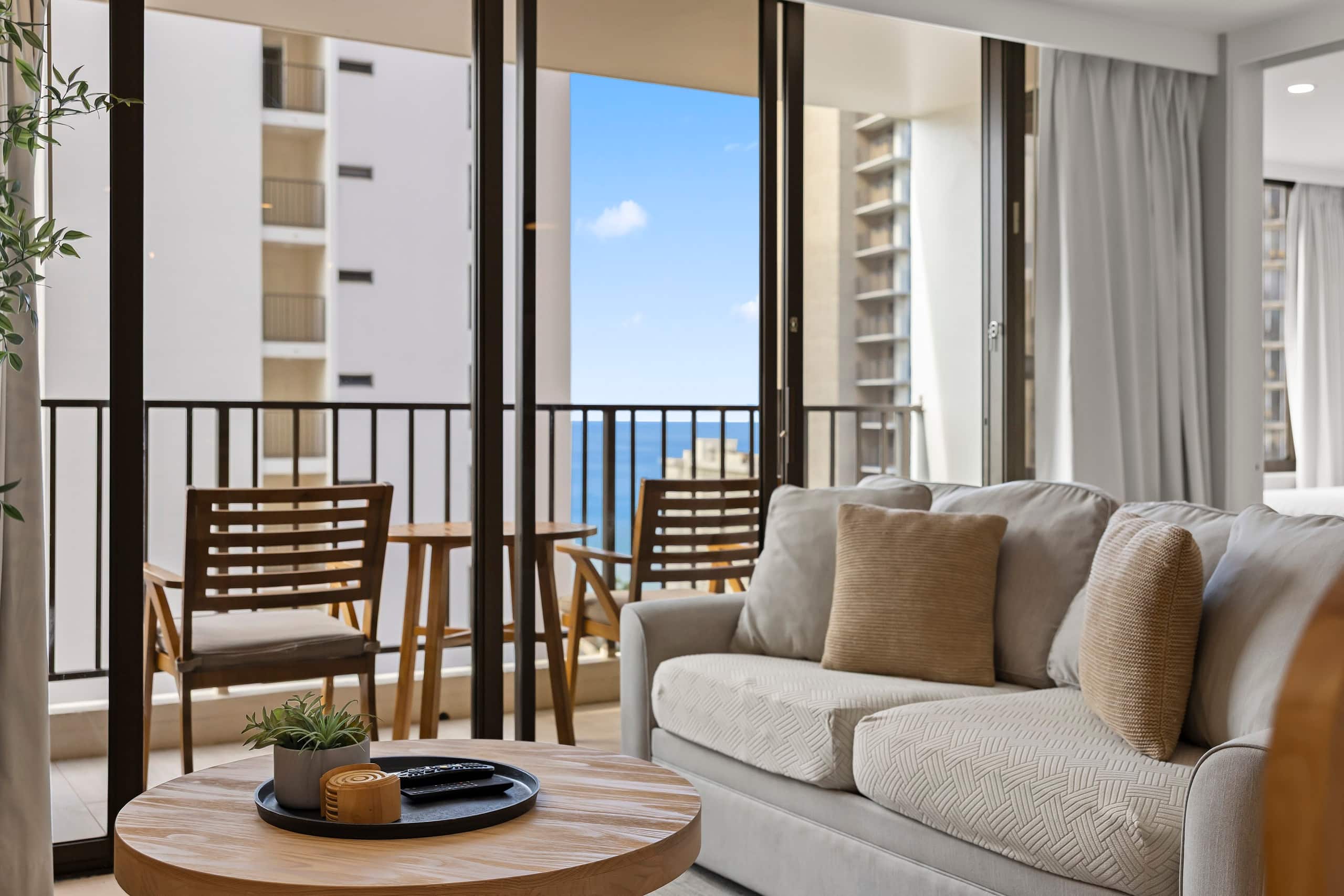 Condo in Honolulu · ★4.96 · 1 bedroom · 3 beds · 1 private bath - Image 11