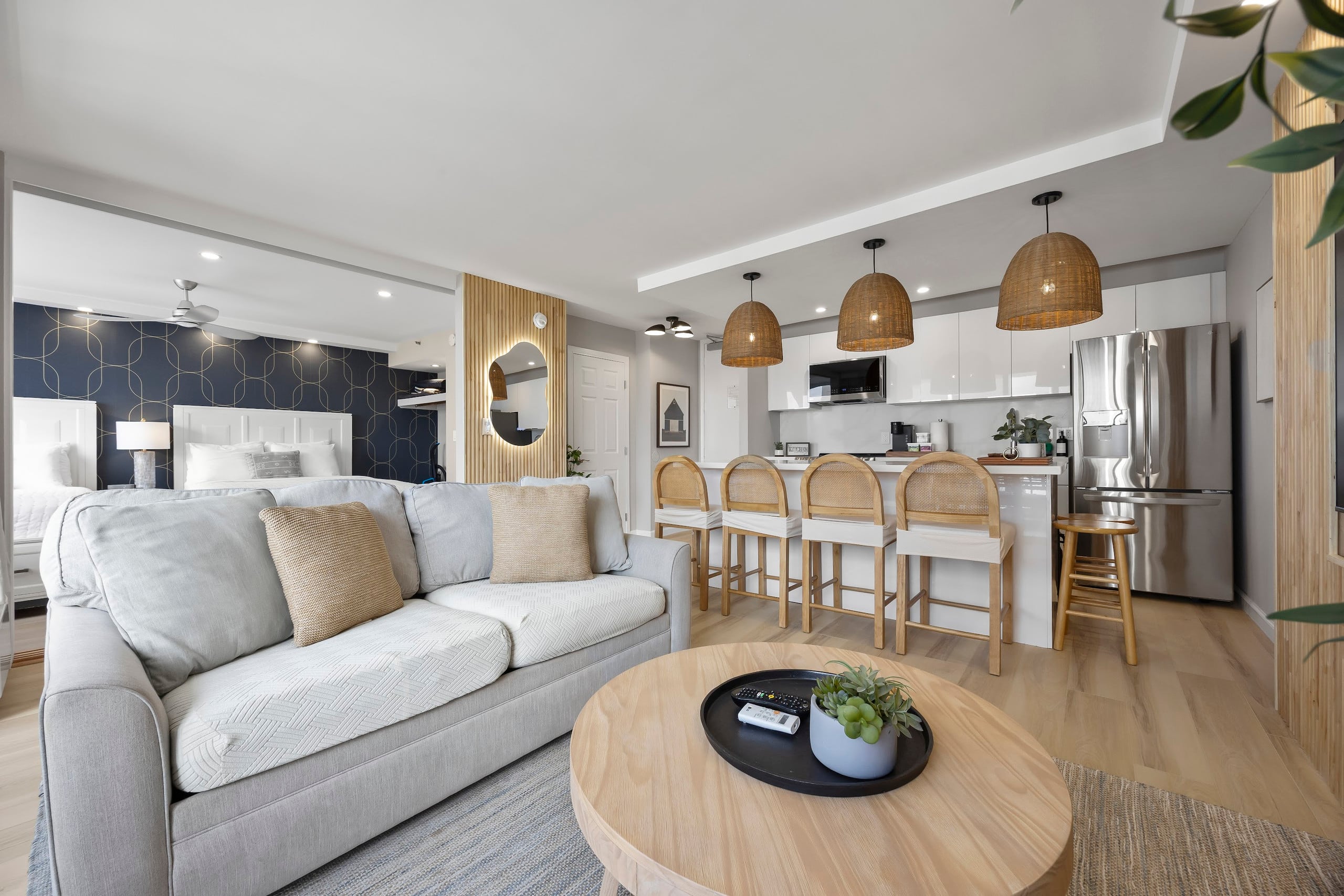 Condo in Honolulu · ★4.96 · 1 bedroom · 3 beds · 1 private bath - Image 14