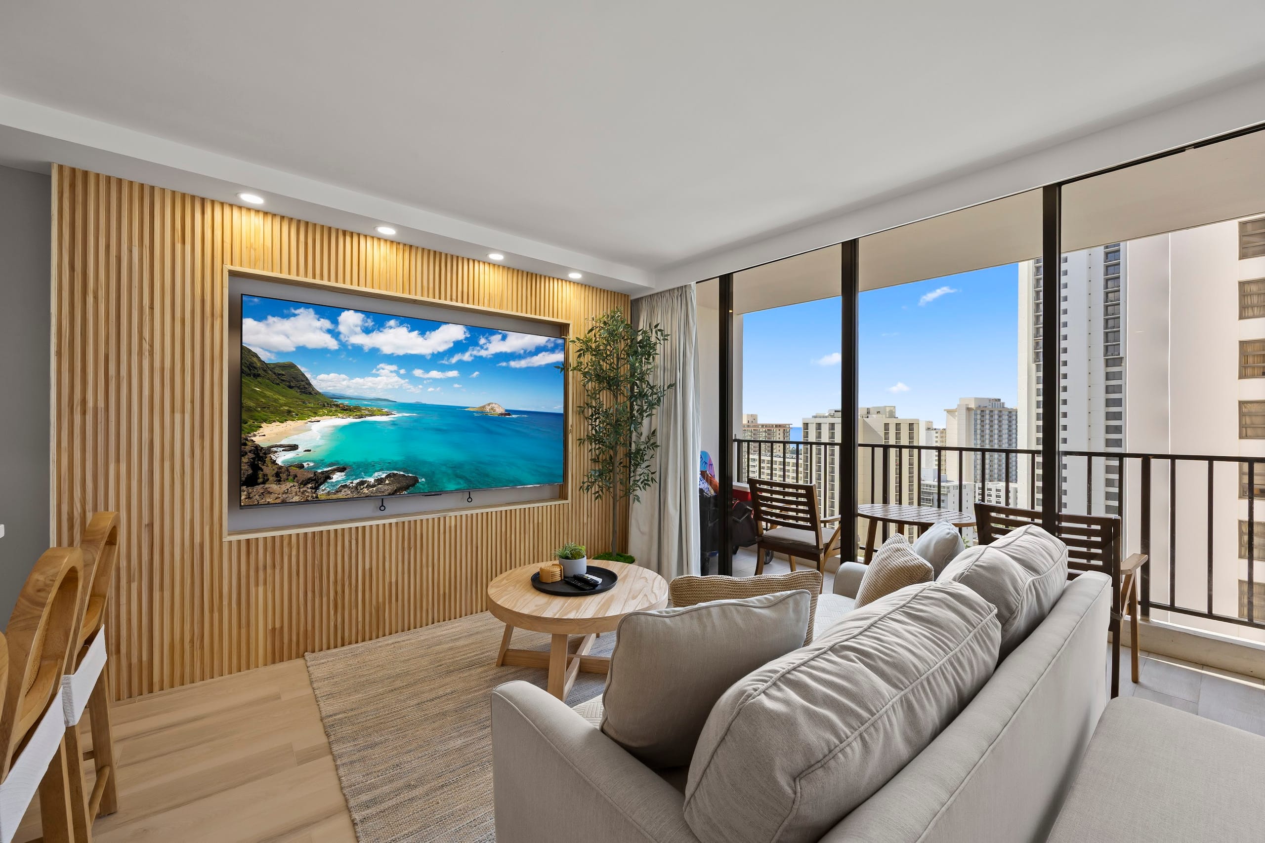 Condo in Honolulu · ★4.96 · 1 bedroom · 3 beds · 1 private bath - Image 9