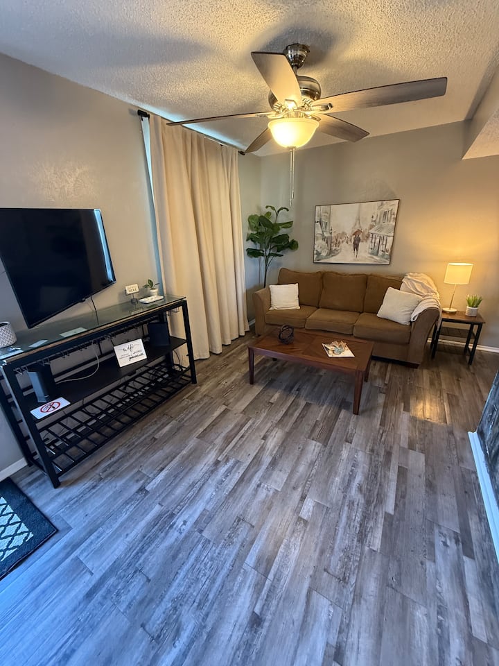 APT-016 ベジット Ridgewood Apartments - 517 Veritas St Nashville TN (4 units