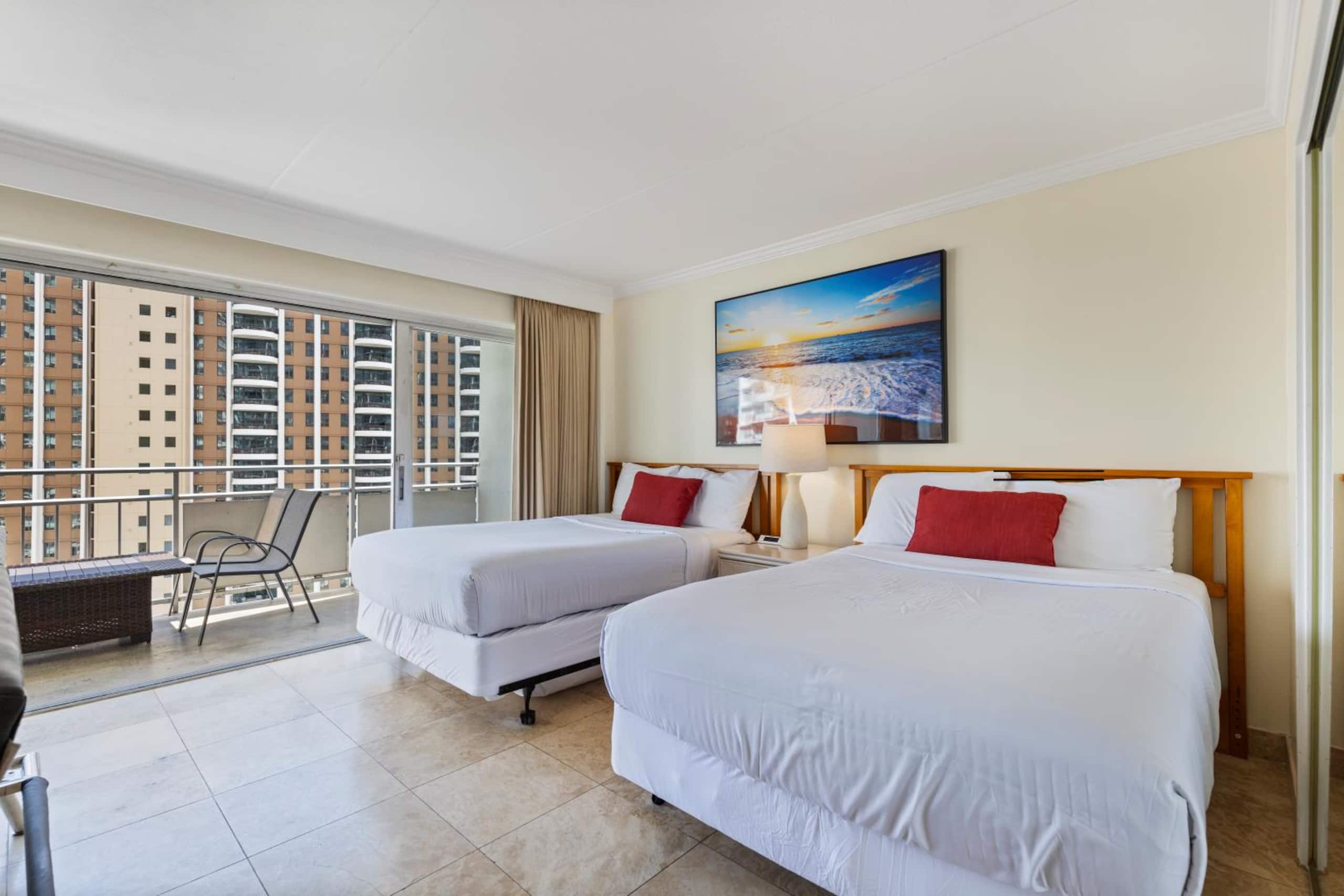 Condo in Honolulu · ★4.78 · Studio · 3 beds · 1 bath - Image 38