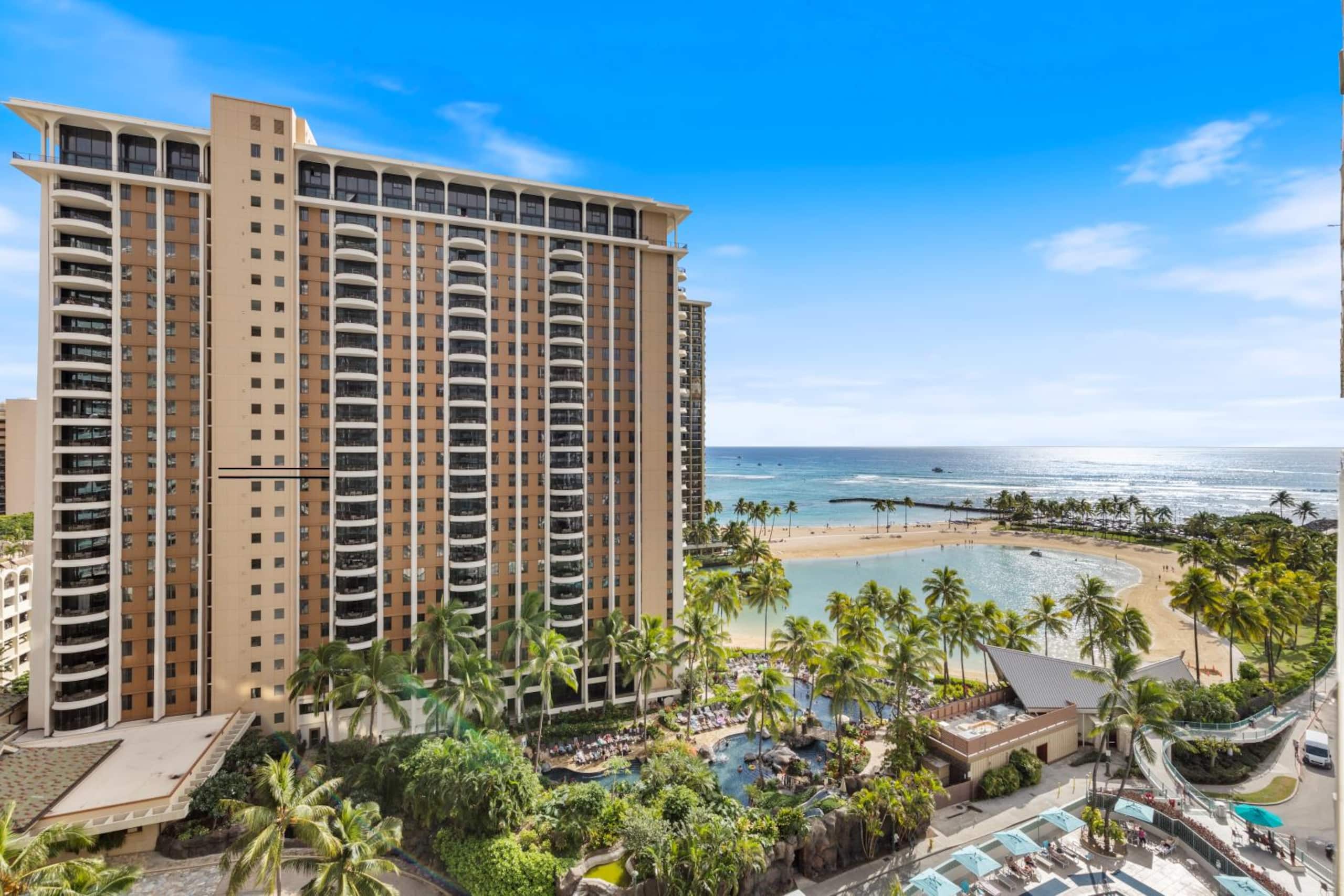 Condo in Honolulu · ★4.78 · Studio · 3 beds · 1 bath - Image 31