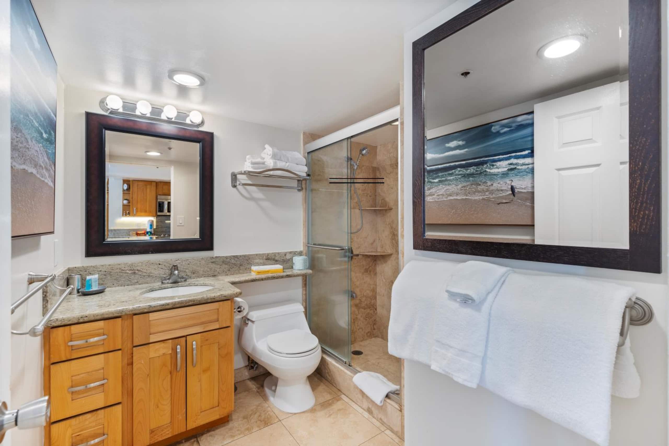 Condo in Honolulu · ★4.78 · Studio · 3 beds · 1 bath - Image 12