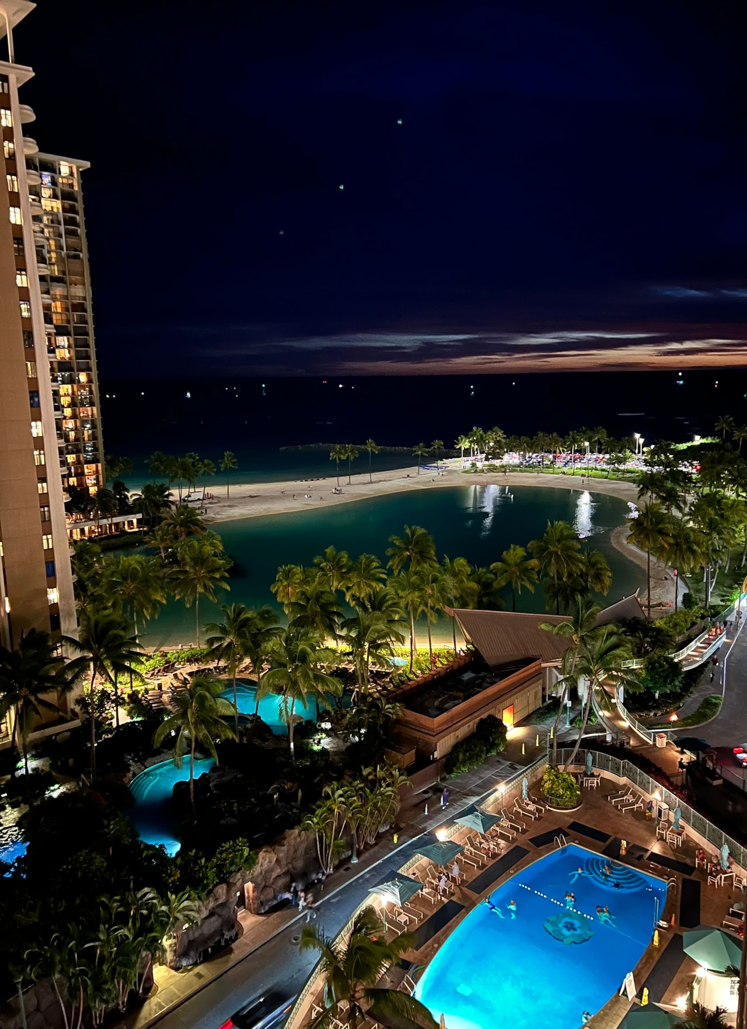 Condo in Honolulu · ★4.78 · Studio · 3 beds · 1 bath - Image 41
