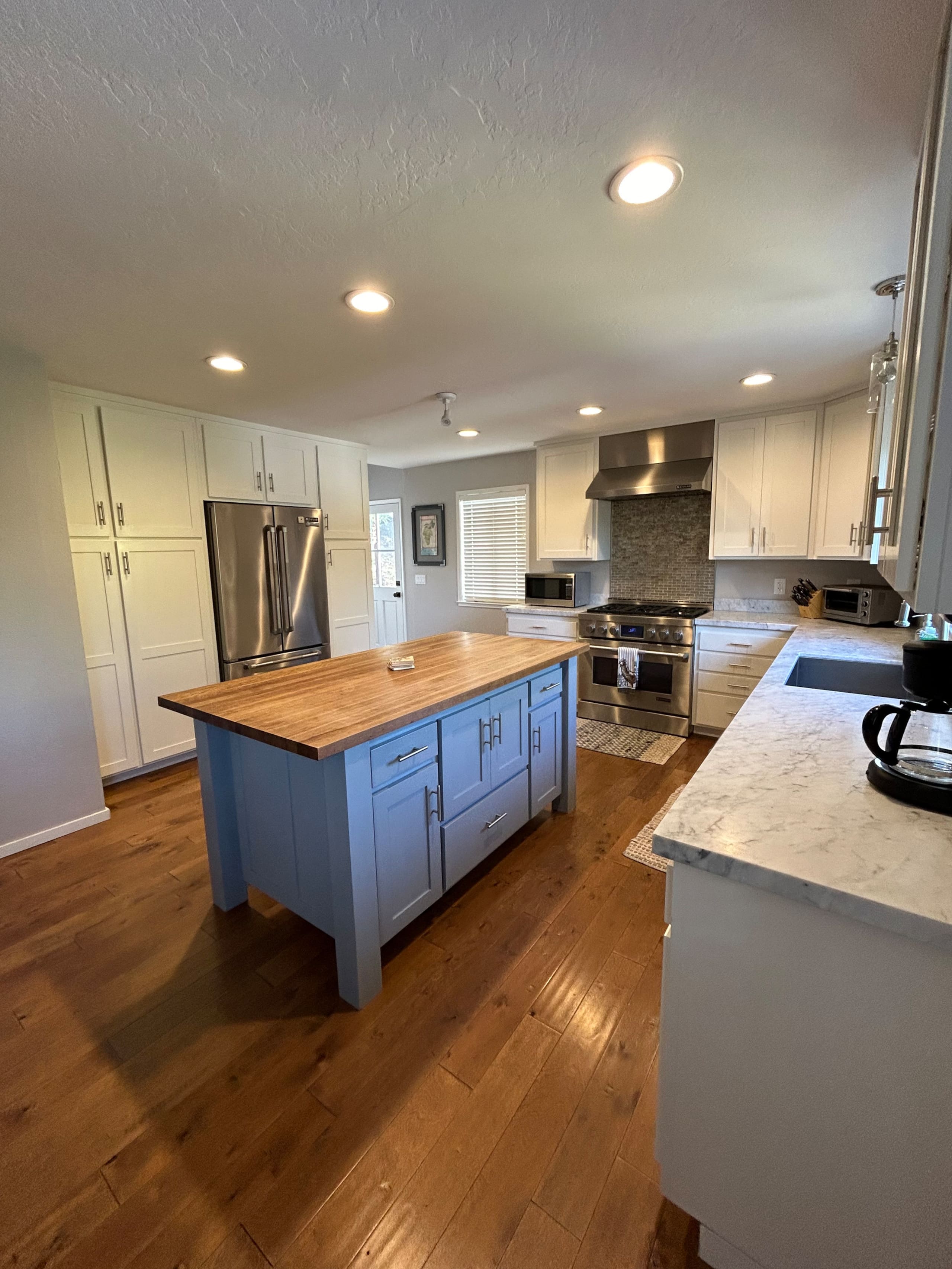 Newly Renovated Home with Huge Kitchen Island - Photo 7